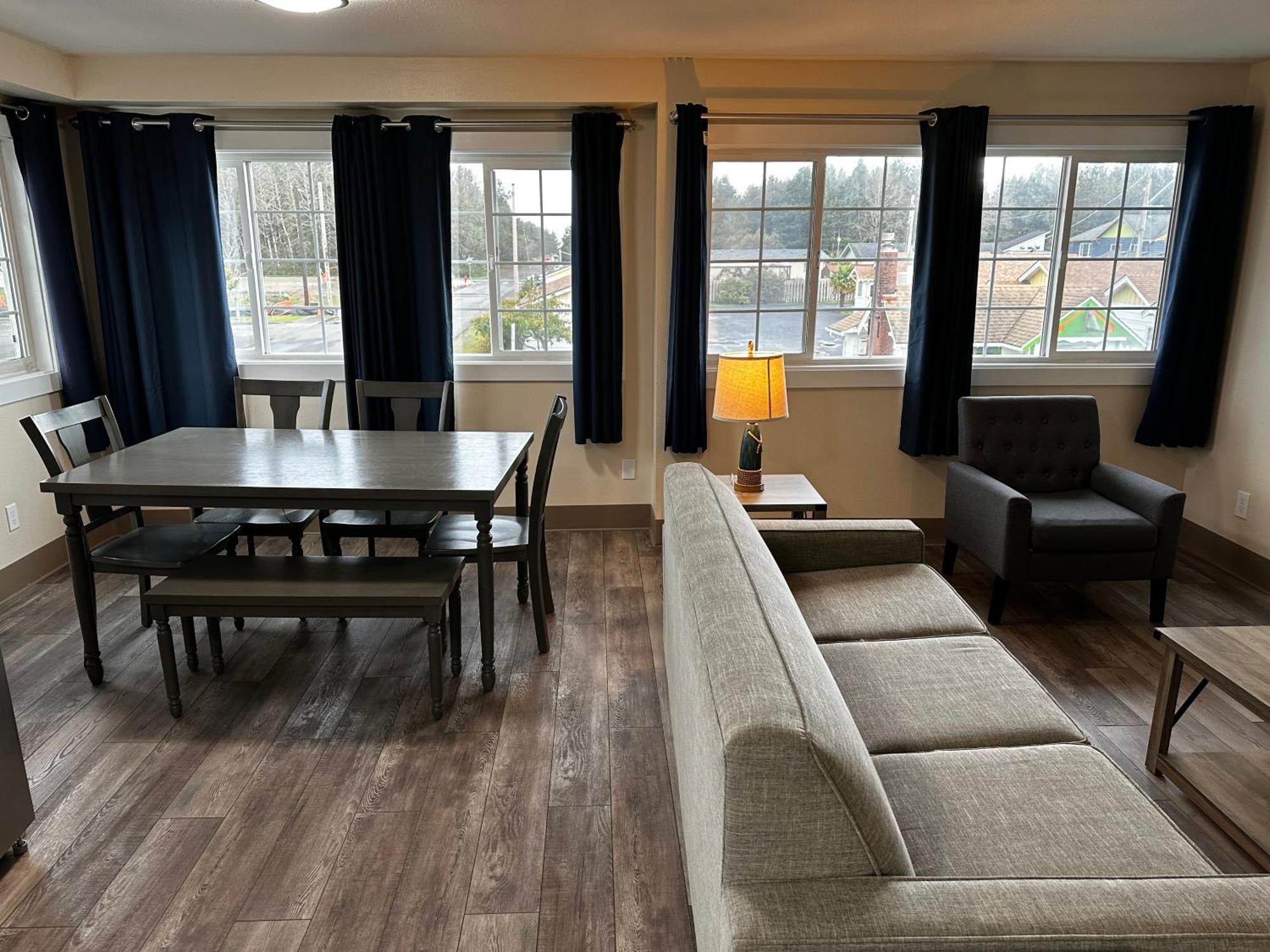 Coastal Inn And Suites Long Beach Ngoại thất bức ảnh